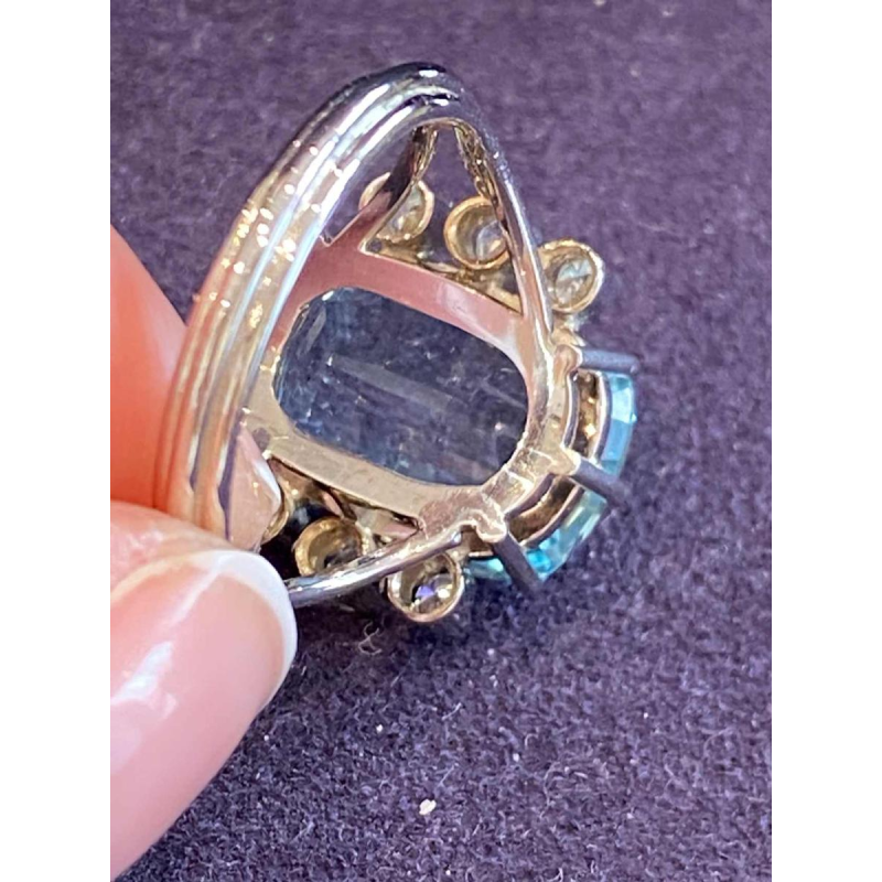 White gold cocktail ring, oval-cut aquamarine & diamonds, ca 1960