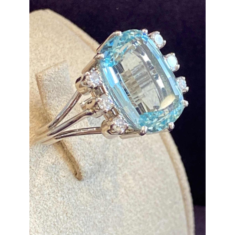 Bague cocktail or gris, aigue-marine taille ovale & diamants, ca 1960