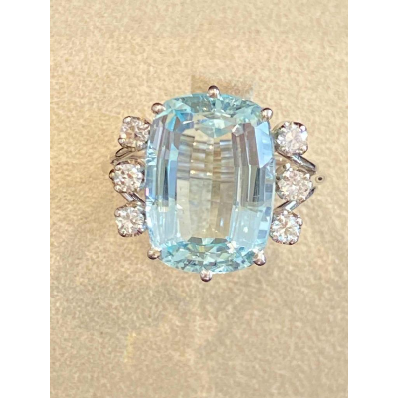 Bague cocktail or gris, aigue-marine taille ovale & diamants, ca 1960