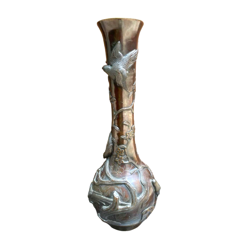 Vase japonais en bronze rehaussé d'oiseaux et feuilles, fin 19ème siècle