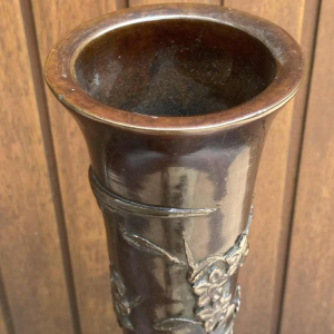 Japanese bronze vase decorated with birds and leaves, late 19th century