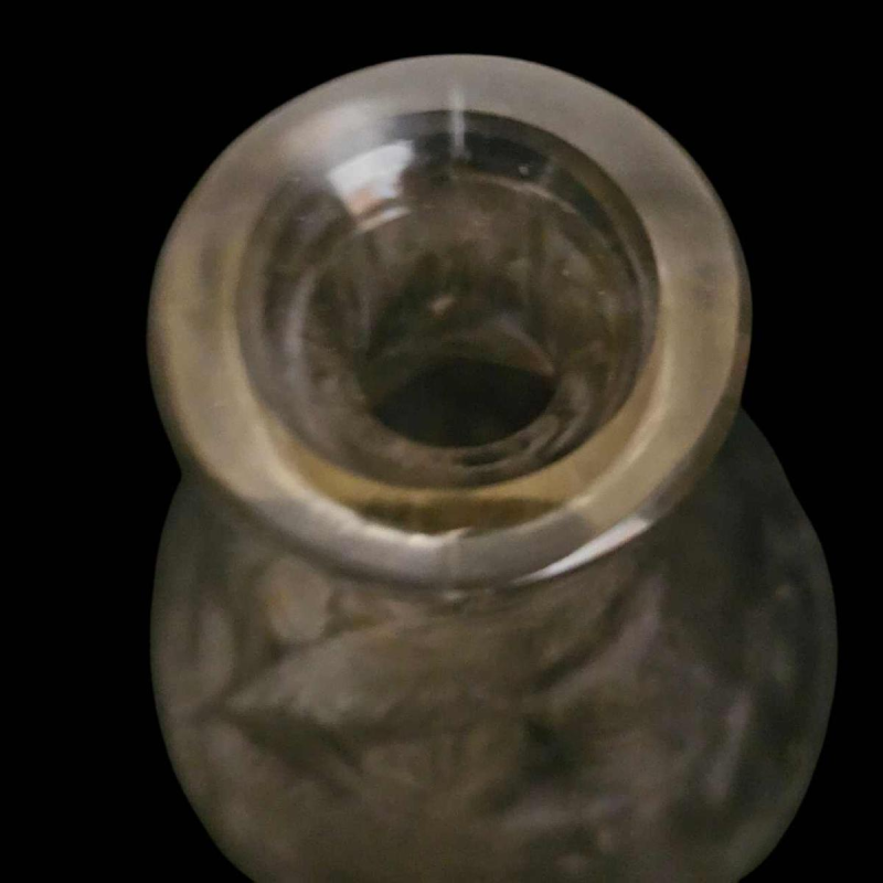 R. Lalique, vase Art Déco “Sauge“ en verre soufflé moulé patiné gris, créé avant 1937