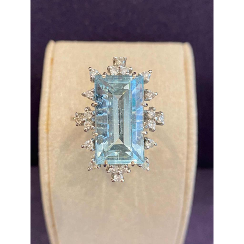 White gold cocktail ring, emerald-cut aquamarine & diamonds, ca 1970