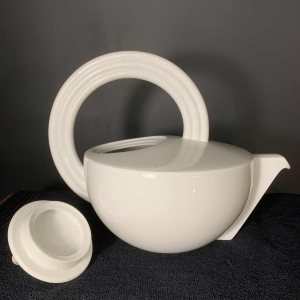 MARIO BELLINI 'Cupola' Rosenthal Studio Linie Design, Porcelain teapot 1980's