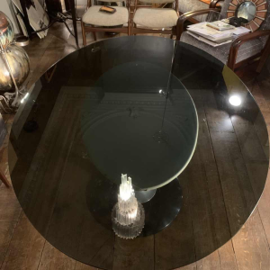 Table ovale Ã  pied central aluminium " tulipe ", style Eero Saarinen Knoll, 1960