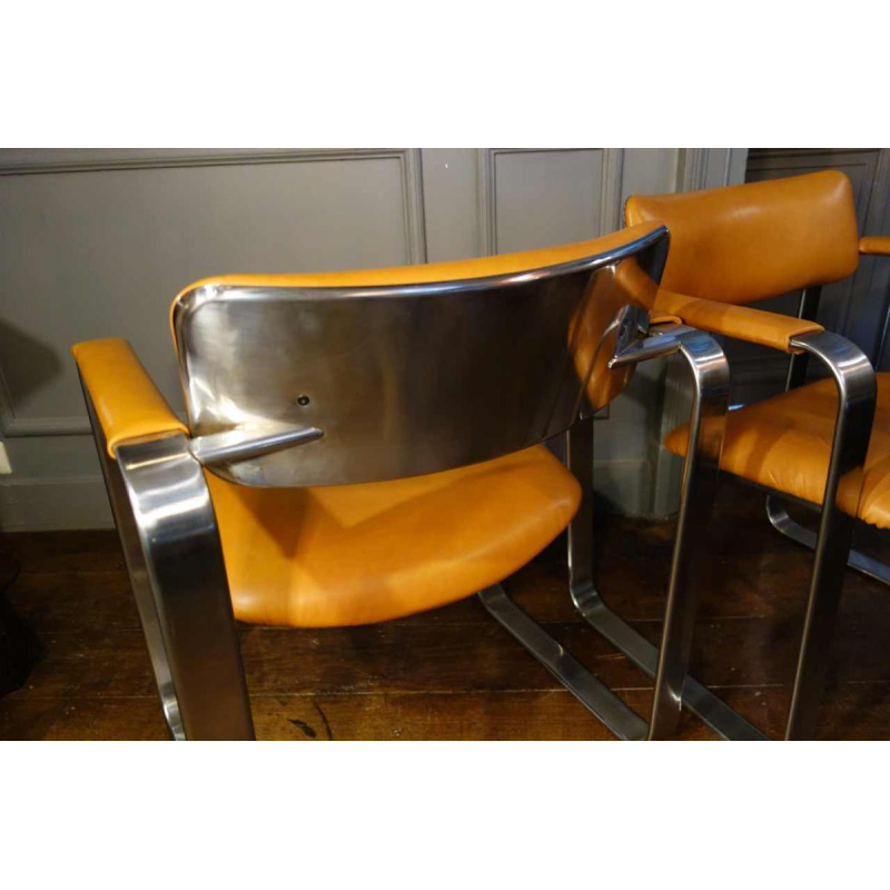 Eero Aarnio "Executive" Mobel Italia, paar metalen / lederen fauteuils, 1968