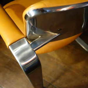 Eero Aarnio "Executive" Mobel Italia, paar metalen / lederen fauteuils, 1968