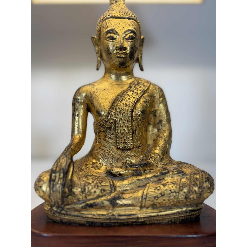 Paire de lampes Bouddha en fonte dorée - travail d'Asie du Sud-Est - XXe siècle