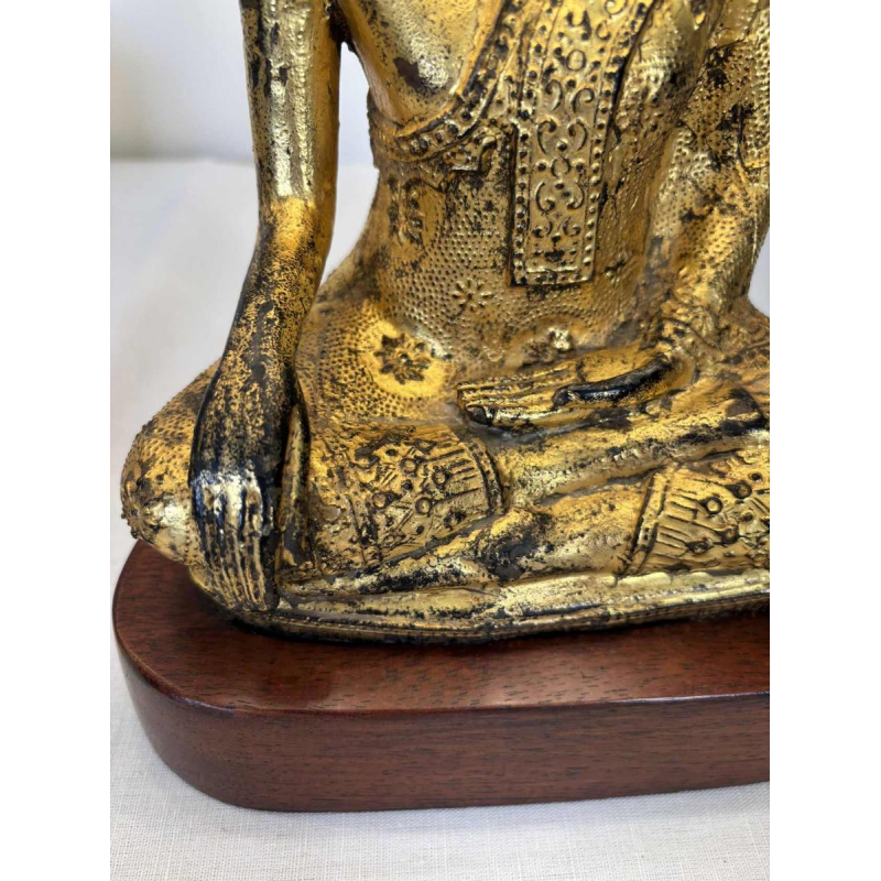 Paire de lampes Bouddha en fonte dorée - travail d'Asie du Sud-Est - XXe siècle