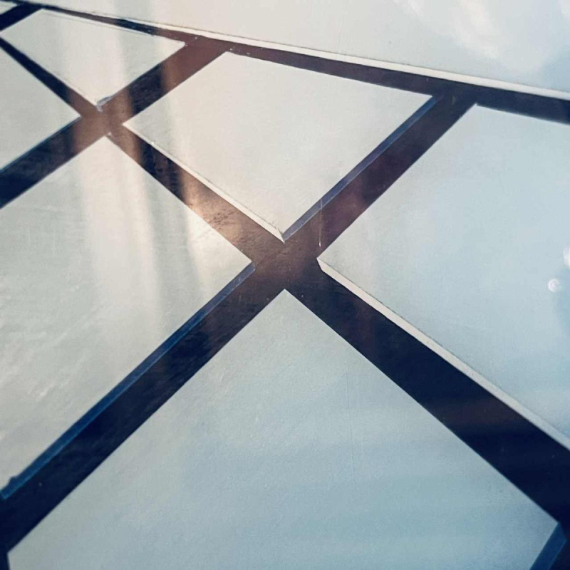 PATRICE PLACEMAN ''Rode bal'' schilderij eglomeraat olie onder plexiglas, 1996