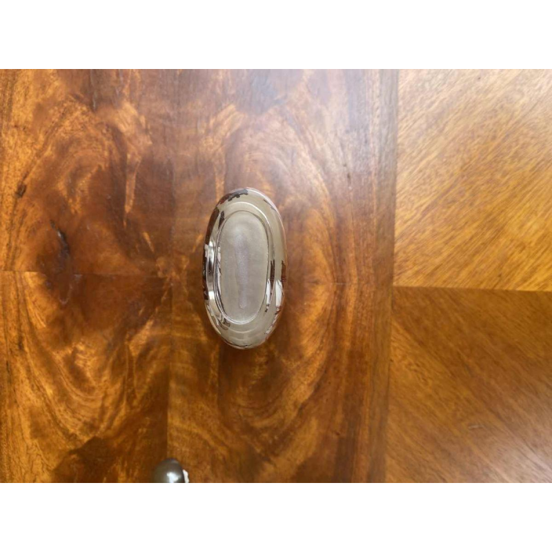 Chinees glazen snuifflesje met een scène van vrouwen, geschilderd door het interieur