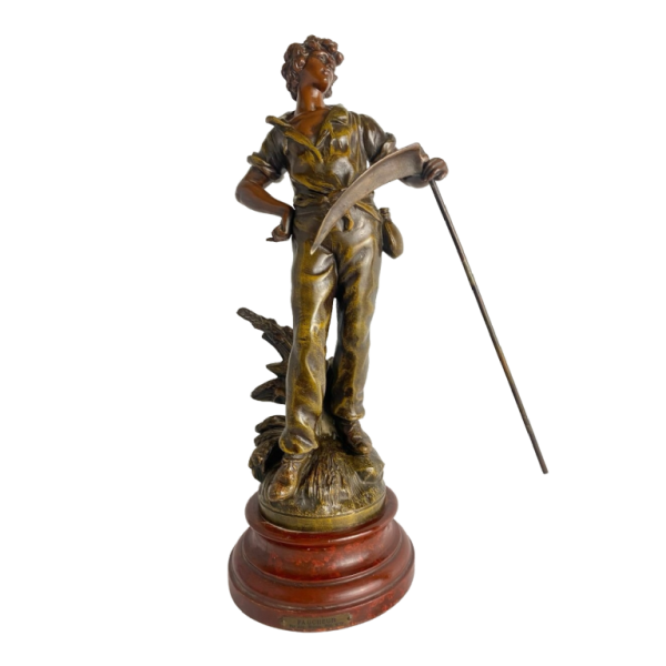 Auguste Moreau Boer met zeis sculptuur in regula met groen patina, ca 1900