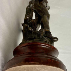 Auguste Moreau "Fermier à la faux" sculpture en régule à patine verte, ca 1900
