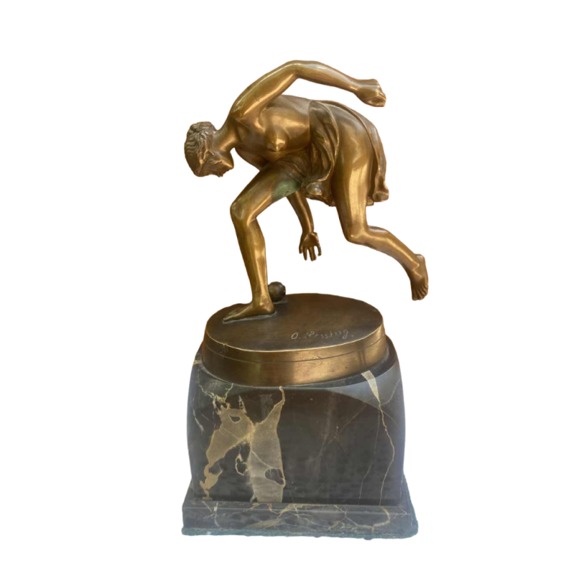 OTTO LESSING fondeur Gladenbeck Berlin "Femme rattrapant une balle" sculpture en bronze, ca 1920