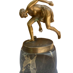 OTTO LESSING fondeur Gladenbeck Berlin "Femme rattrapant une balle" sculpture en bronze, ca 1920