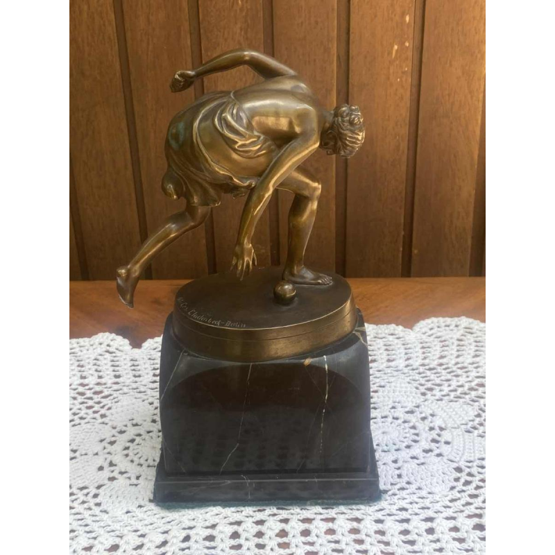 OTTO LESSING foundry Gladenbeck Berlin "Woman catching a ball" bronze sculpture, ca 1920