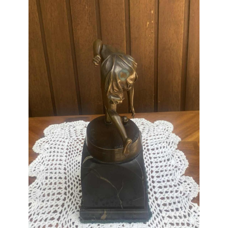 OTTO LESSING gieterij Gladenbeck Berlijn "Vrouw die een bal vangt" bronzen sculptuur, ca 1920