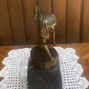 OTTO LESSING foundry Gladenbeck Berlin "Woman catching a ball" bronze sculpture, ca 1920