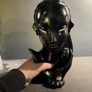 VILLEROY & BOCH LUXEMBURG, beeld EVE, Afrikaans keramisch masker, jaren '30