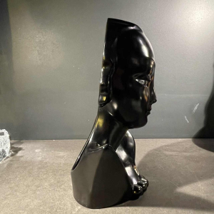 VILLEROY & BOCH LUXEMBURG, beeld EVE, Afrikaans keramisch masker, jaren '30