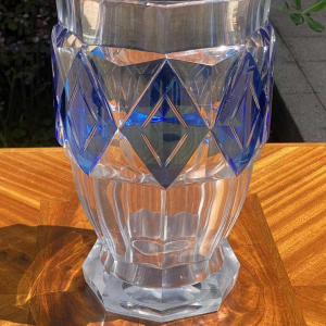 Grand vase Art Déco, Val St Lambert, Charles Graffart, cristal taillé, ca 1930