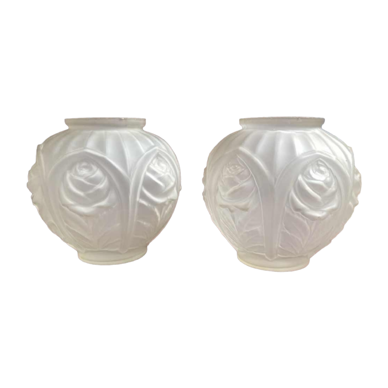 Paire de vases boules verre moulé 1930 Art Déco motif rose