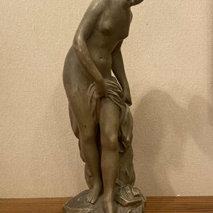 Falconet sculpture de femme en terre cuite 1900 Sèvres