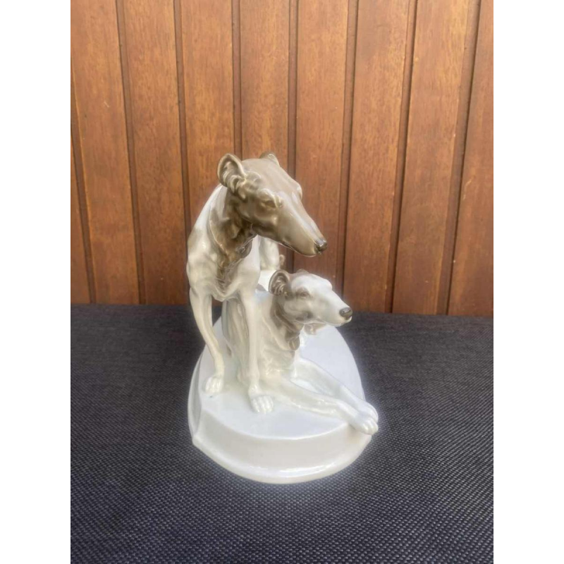 Ofend-und Porzellanfabrik AG, groep Barzoi hazewindhonden in porselein