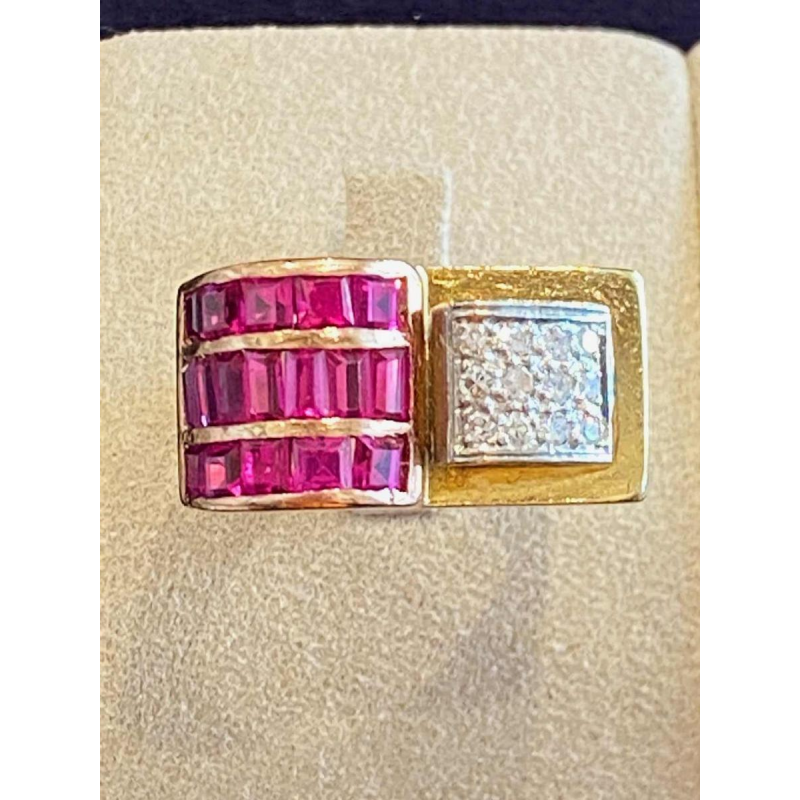 Bague Tank “à pont“ en or rose, diamants et rubis Verneuil, travail français, ca 1940