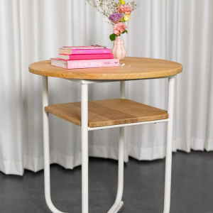 Bauhaus stijl bijzettafel, wit gelakt stalen structuur, beuken bladen, ca 1940