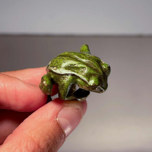 Bronze de vienne “Grenouille musicienne“ sculpture en bronze patiné, ca 1900