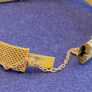 Gold bracelet, Milanese mesh, belt motif, rose-cut diamonds, late 19th century