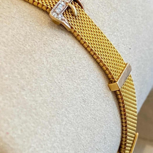 Gold bracelet, Milanese mesh, belt motif, rose-cut diamonds, late 19th century