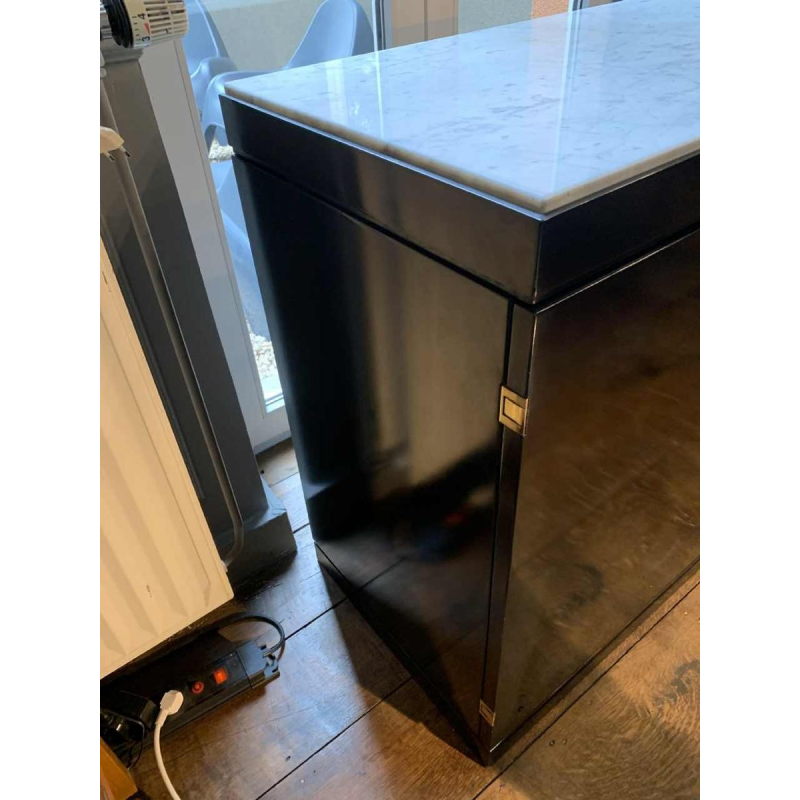 MAISON JANSEN, vintage dressoir / Credenza, zwarte lak, messing en marmer, 1970s