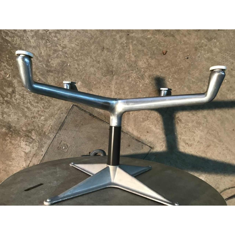 CHARLES & RAY EAMES, paire de tables d'appoint édition HERMAN MILLER, ca 1970