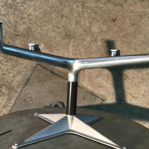 CHARLES & RAY EAMES, paire de tables d'appoint édition HERMAN MILLER, ca 1970