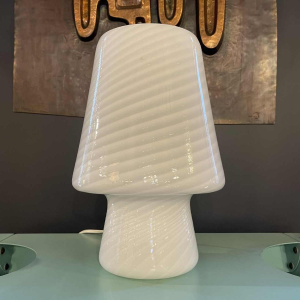 Venini Murano, Lampe de table "champignon" en verre torsade opalin, ca 1970