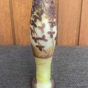 DE VEZ "Paysage Lac d'Annecy" vase Art Nouveau en verre camée, ca 1900