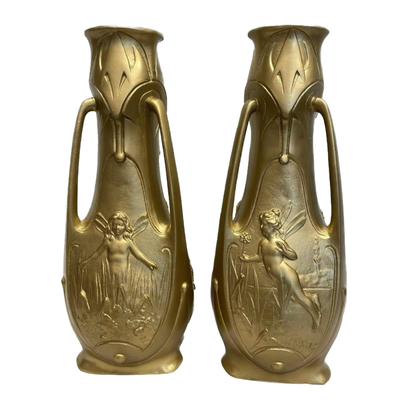 Vases en régule doré, signés Jean Garnier