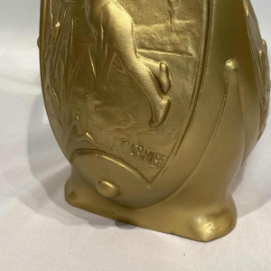 Vases en régule doré, signés Jean Garnier