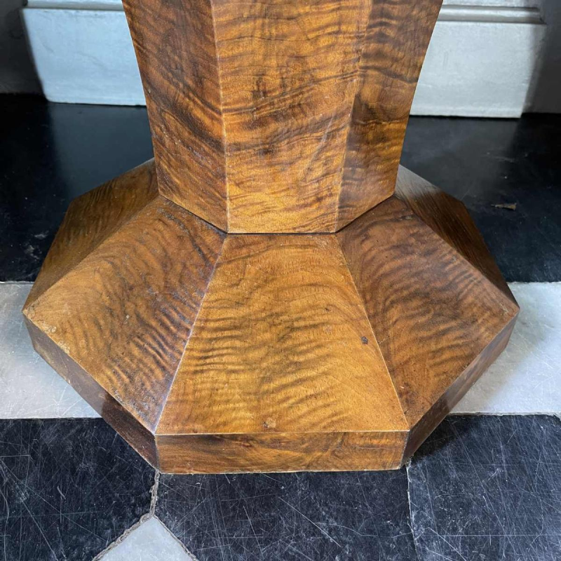 DE COENE FRERES, Colonne Sellette Art Déco Octogonale Galbée, Loupe Noyer 1925