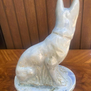 Sculpture d'un chien ( berger ) céramique Art Déco, faïence Moulin Des Loups Orchies