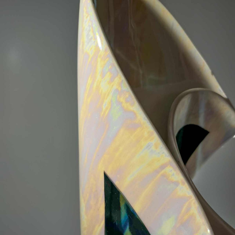 Verceram ou Camillo Lusso, vase de forme libre et sculpturale irisé en céramique, ca 1960-70