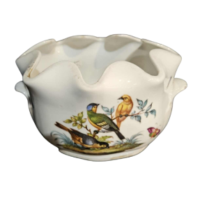 Dresden Manufactory, small porcelain cooler, birds and insects design, 19th century