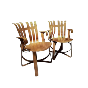 FRANK GEHRY / KNOLL International, paire de fauteuils “Hat Trick“, lames d'érable, 1994