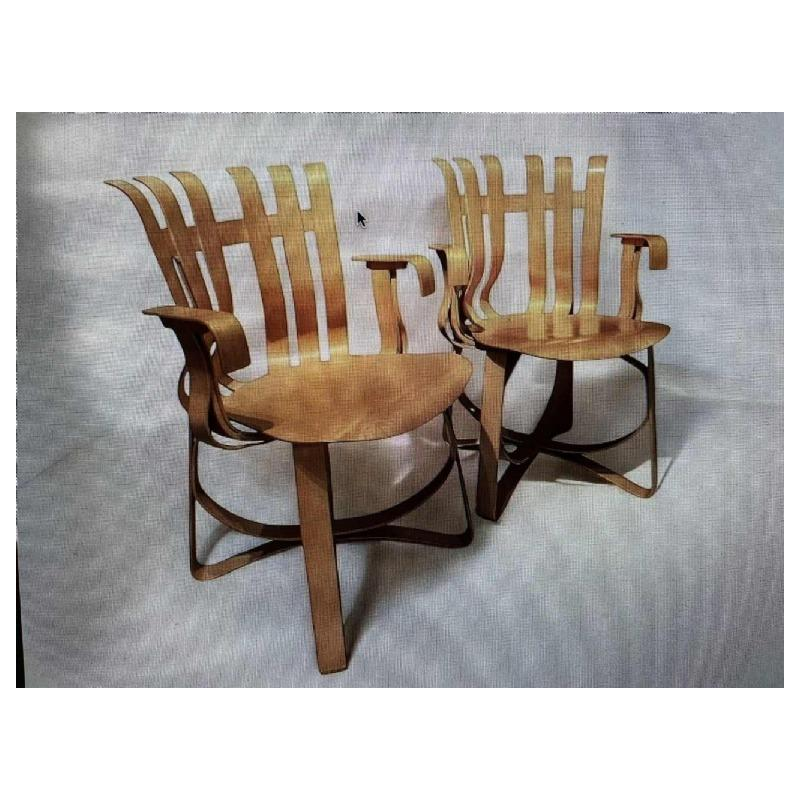 FRANK GEHRY / KNOLL International, paire de fauteuils “Hat Trick“, lames d'érable, 1994