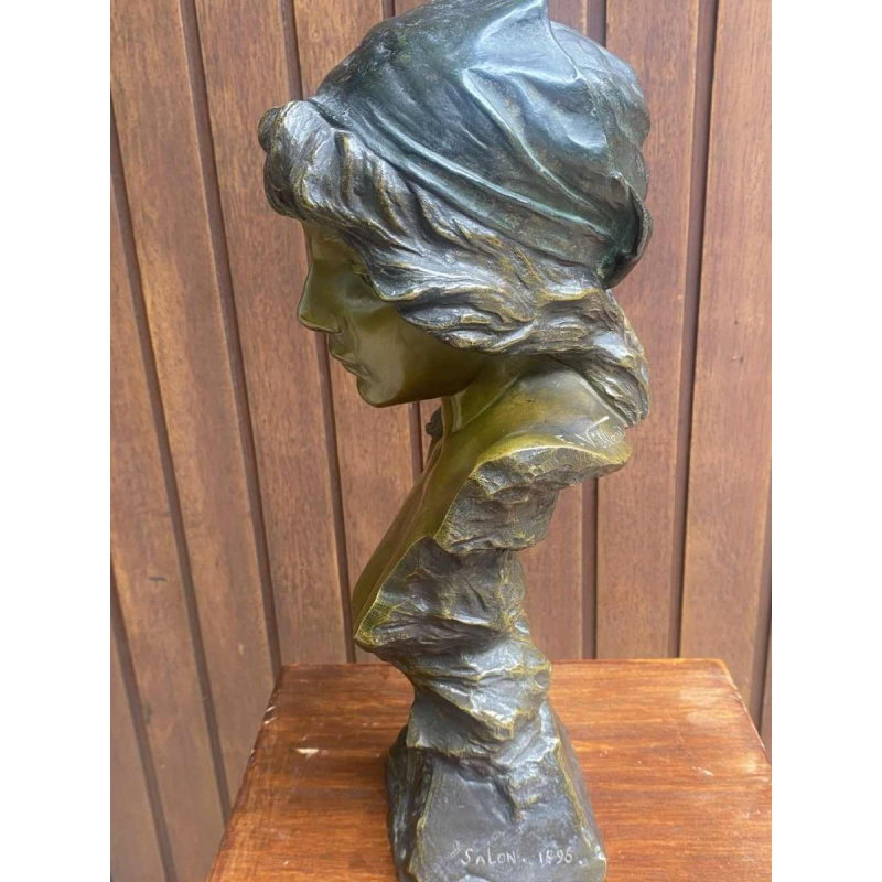 Emmanuel Villanis Jonge vrouw Art Nouveau sculptuur, bronzen buste gesigneerd, 1896