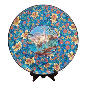 Grand plat en céramique de Longwy, émaux cloisonnés, décor oiseaux échassier, grues ou hérons, ca 1930
