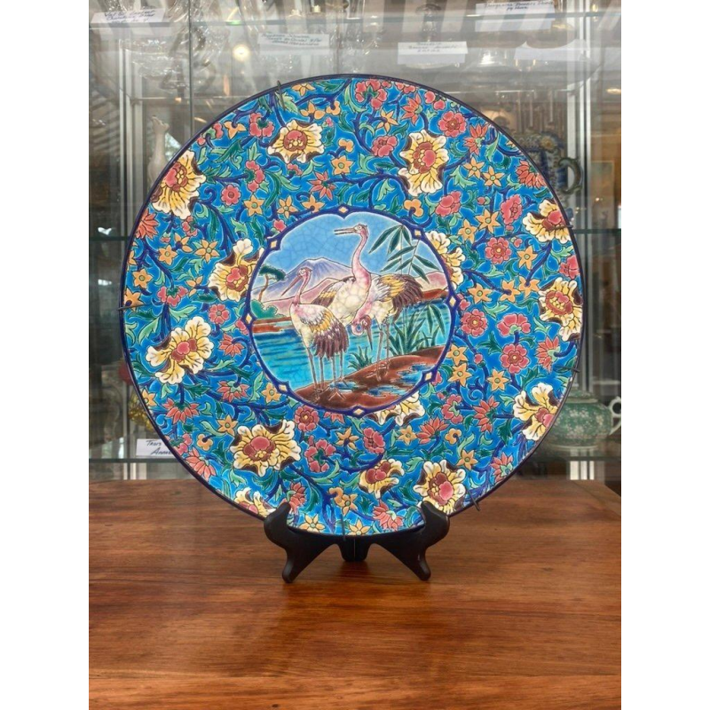 Grand plat en céramique de Longwy, émaux cloisonnés, décor oiseaux échassier, grues ou hérons, ca 1930