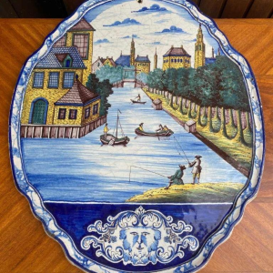 Makkum Delft Harligen, plaque murale ovale en céramique (57cm), Hollande 19ème siècle